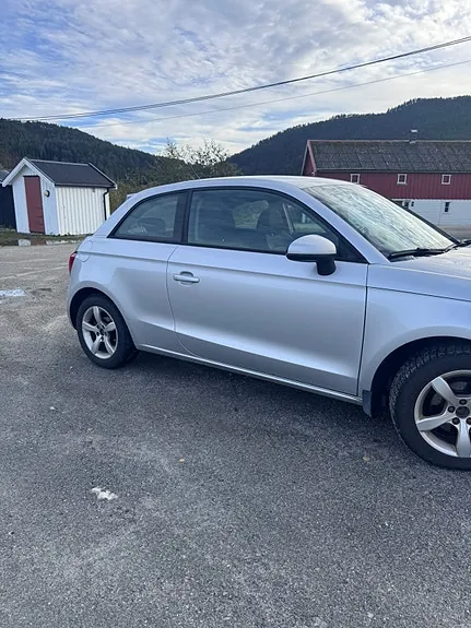 Audi A1 2012 photo 2