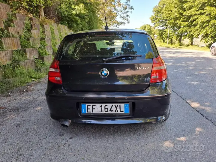 BMW 118D 2010 photo 2