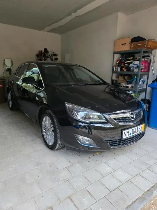 Opel Astra J