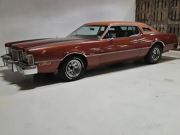 Ford Thunderbird 1974 photo 2