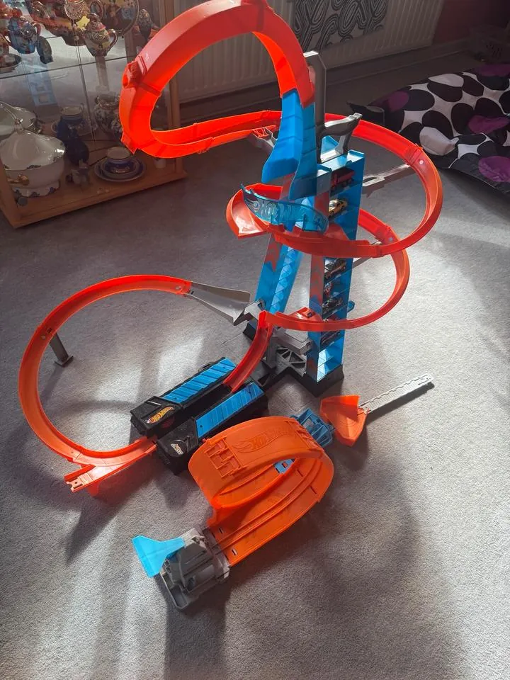 Hot Wheels Sky Crash Tower