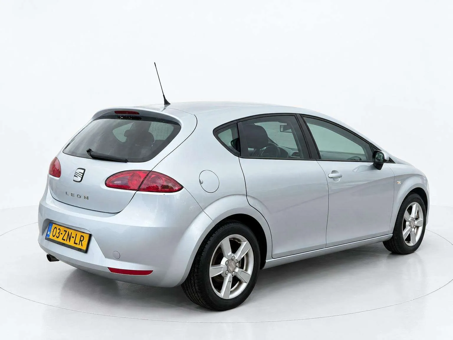 Seat Leon 2008 photo 4