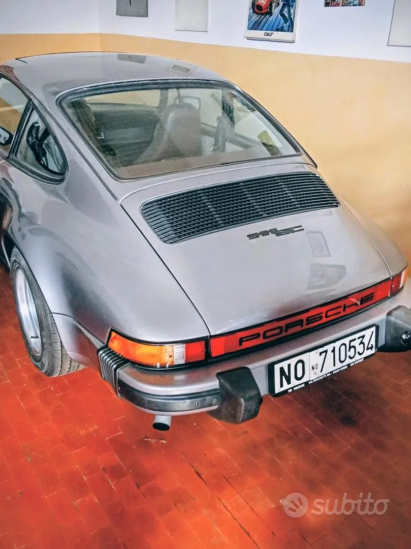 Porsche 911 1982 photo 2