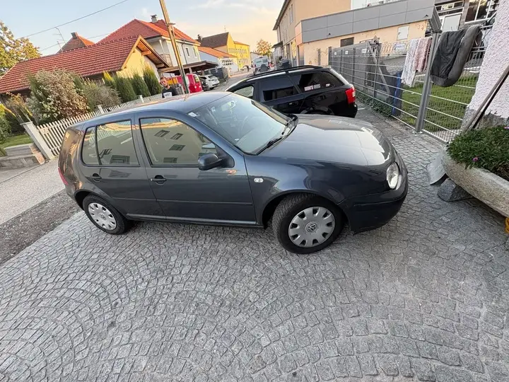 Volkswagen Golf 2002 photo 3