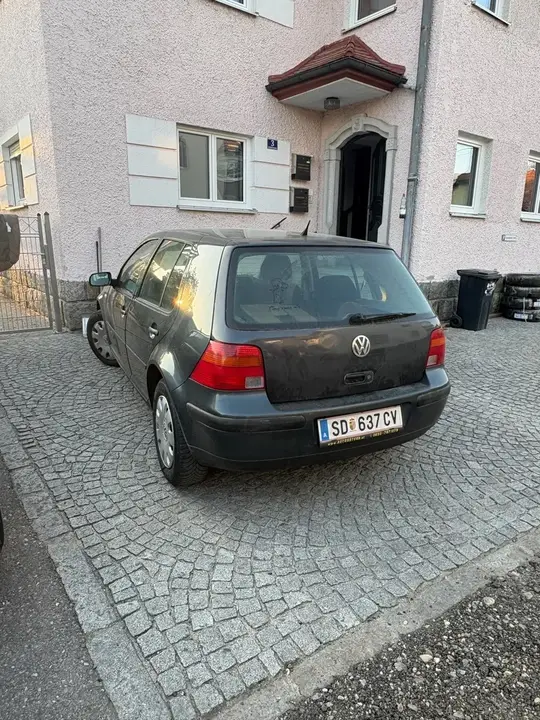 Volkswagen Golf 2002 photo 2