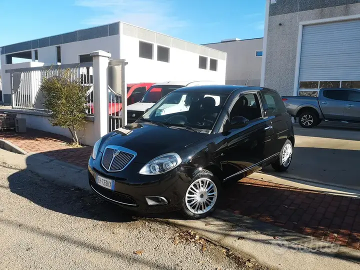 Lancia Ypsilon