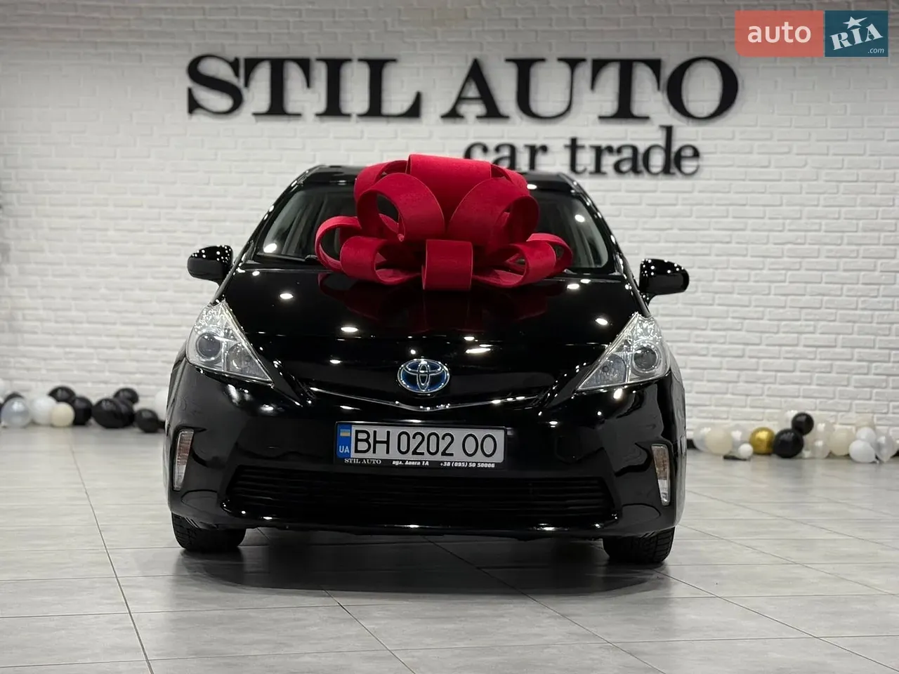 Toyota Prius V 2013 photo 2