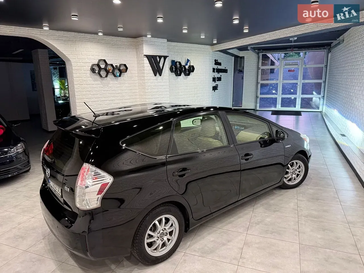 Toyota Prius V 2013 photo 5