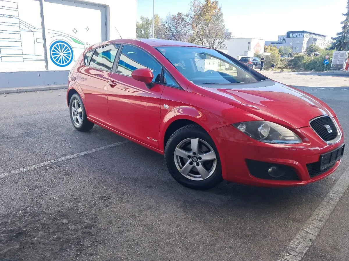 Seat Leon 2011 photo 2