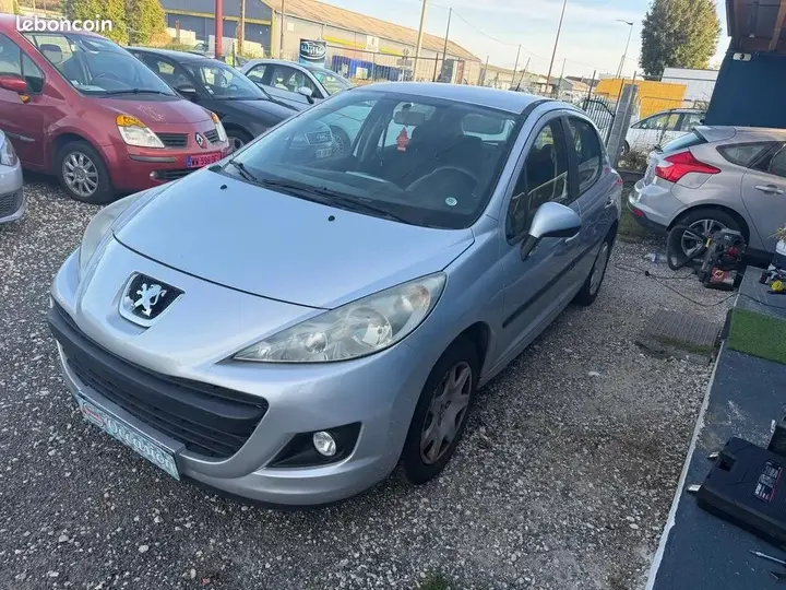 Peugeot 207 2011 photo 2