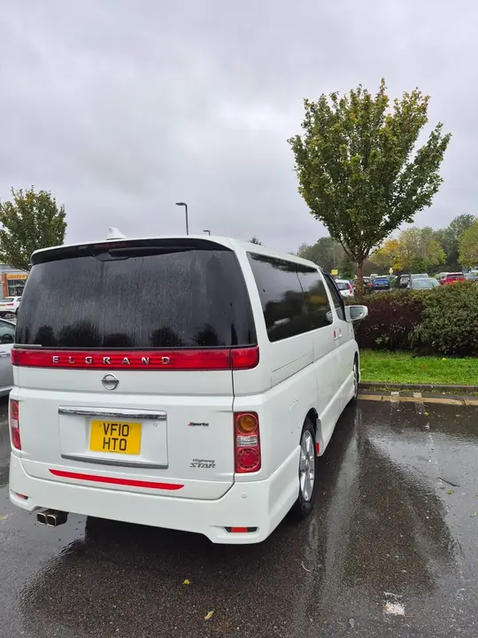 Nissan Elgrand 2021 photo 2