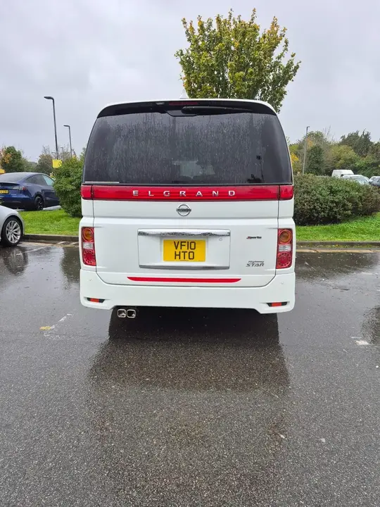 Nissan Elgrand 2021 photo 4