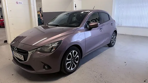 Mazda 2 2017 photo 3