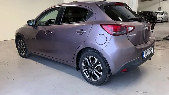 Mazda 2 2017 photo 4
