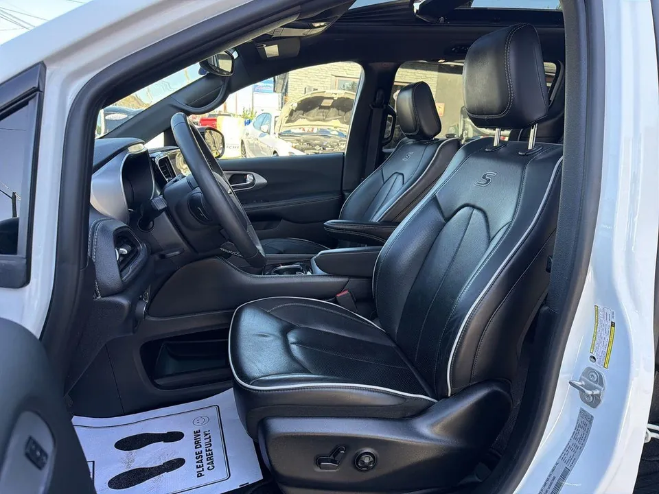 Chrysler Pacifica 2025 photo 3
