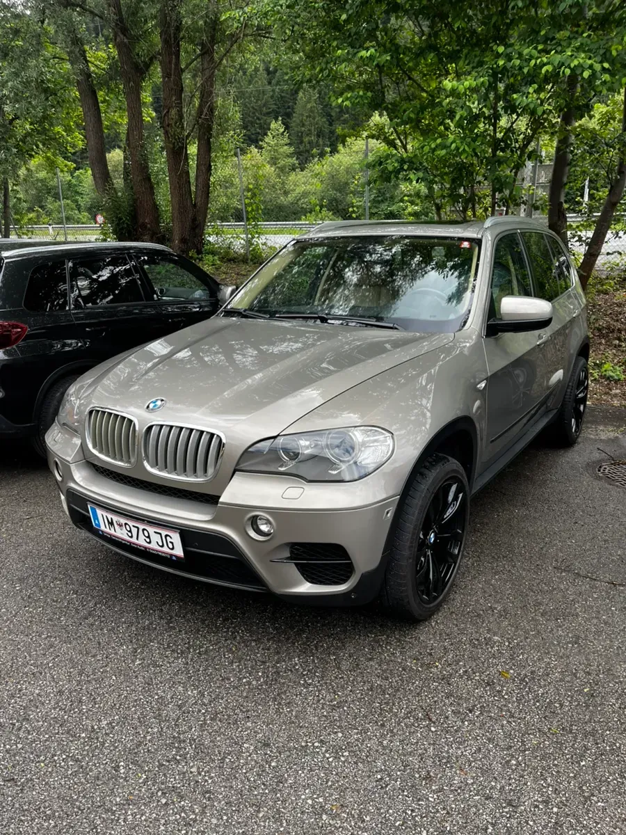 BMW X5 2011 photo 2