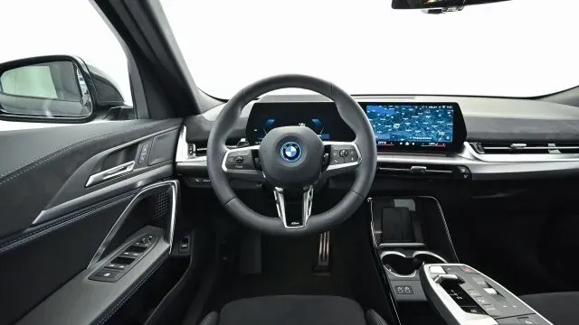 BMW Ix2 2025 photo 2