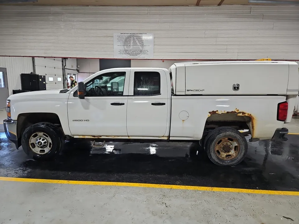 Chevrolet Silverado 2500Hd 2015 photo 2