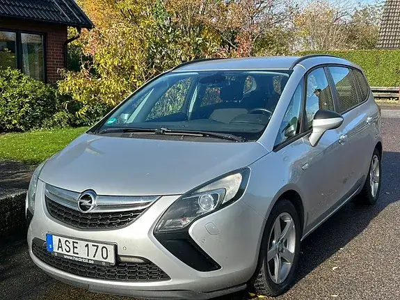 Opel Zafira Tourer 2014 photo 2
