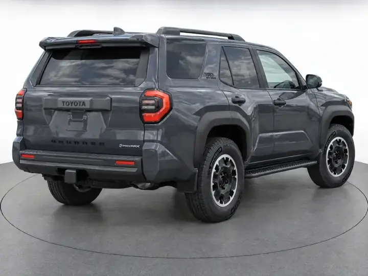 Toyota 4Runner 2026 photo 4
