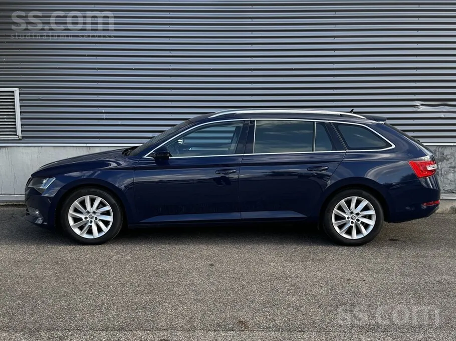 Skoda Superb 2017 photo 2