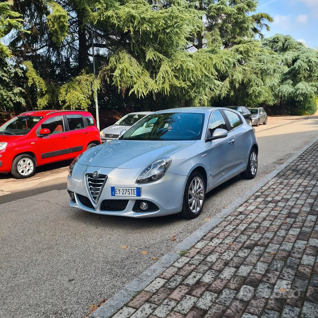 Alfa Romeo Giulietta 2015 photo 3