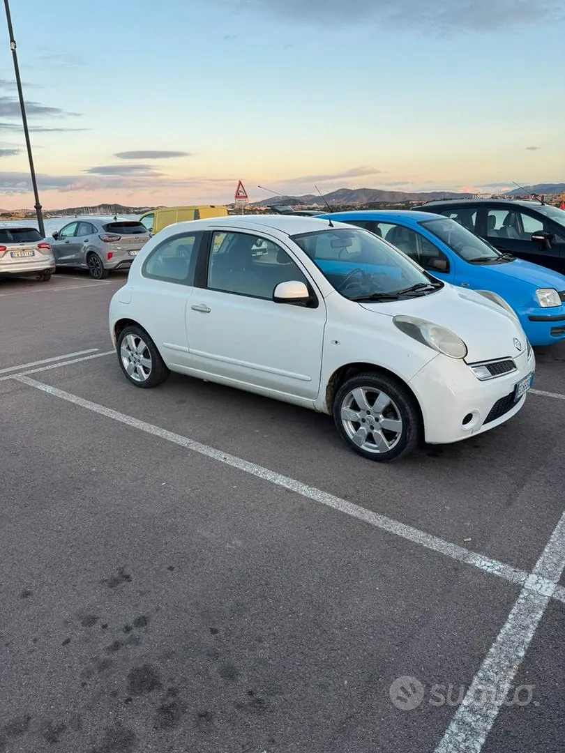 Nissan Micra 2010 photo 2