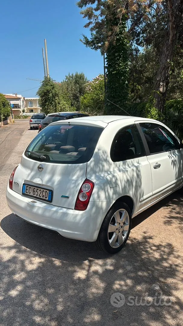 Nissan Micra 2010 photo 4