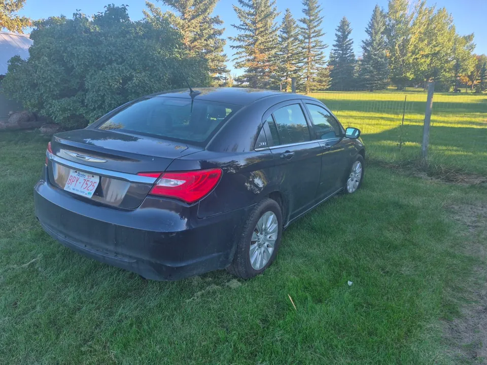 Chrysler 200 2012 photo 2