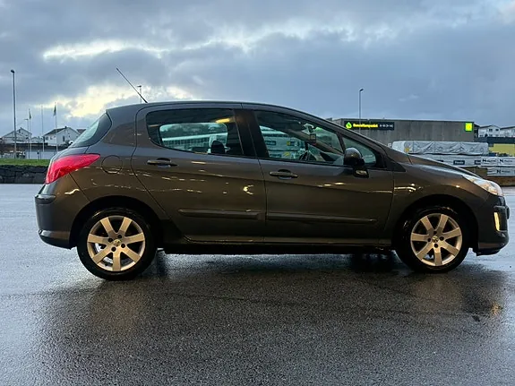 Peugeot 308 2008 photo 4