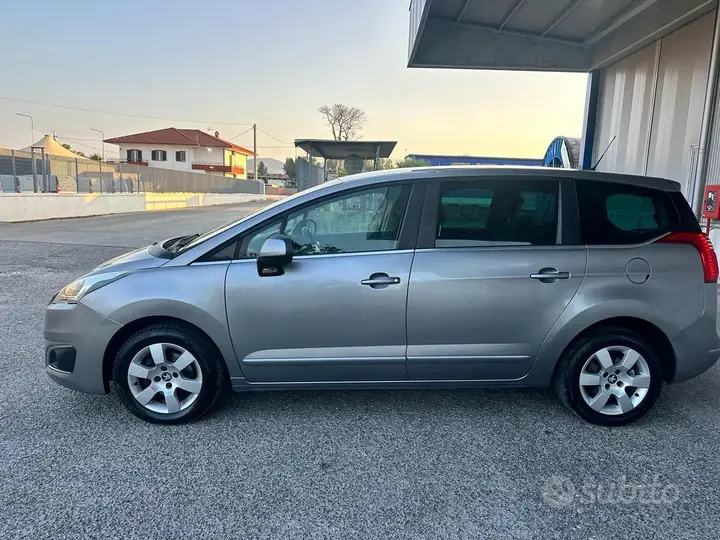 Peugeot 5008 2014 photo 4