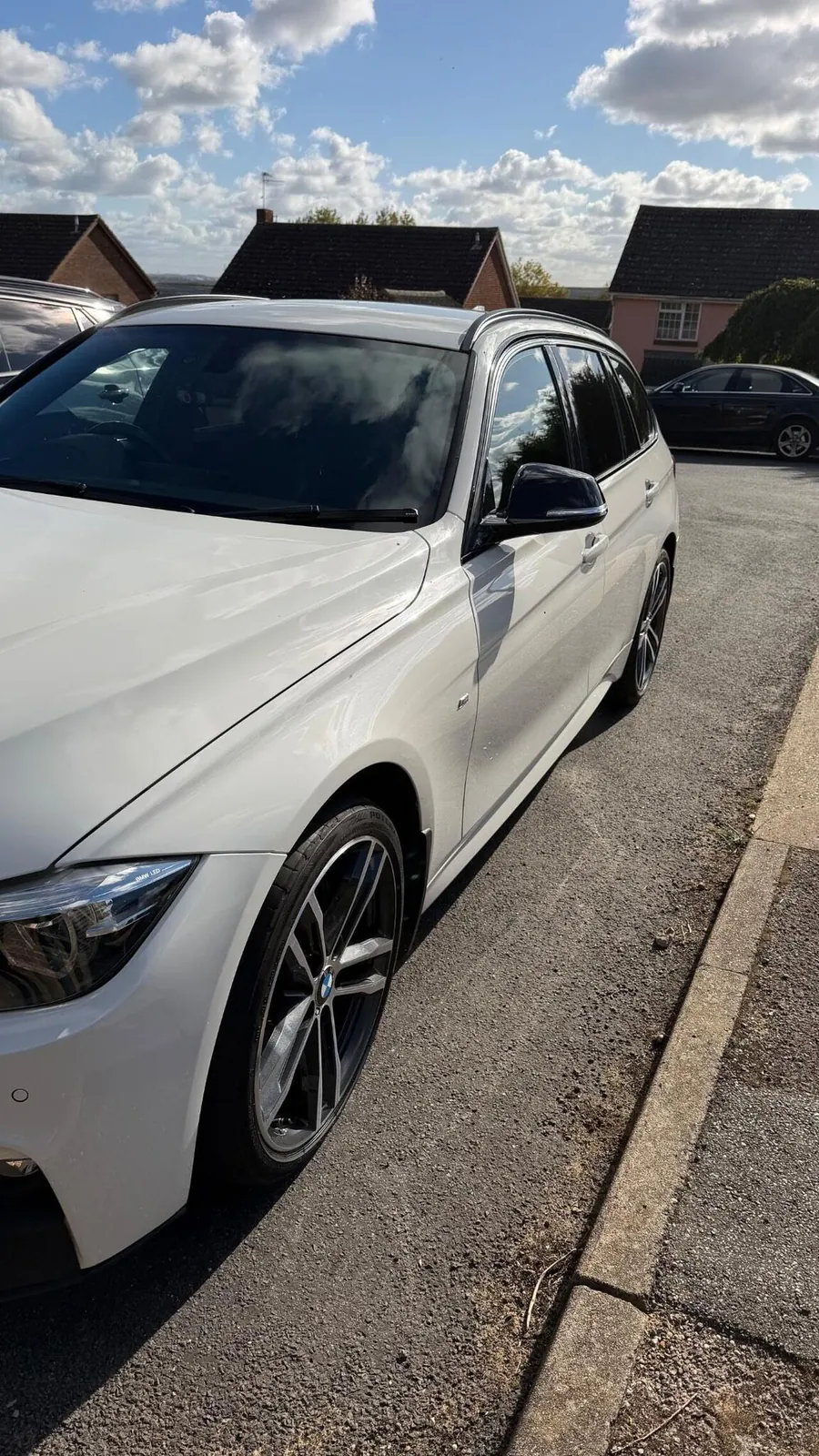 BMW 3 Series 2019 photo 3