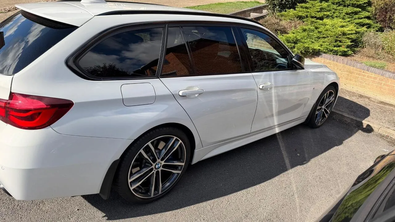 BMW 3 Series 2019 photo 5