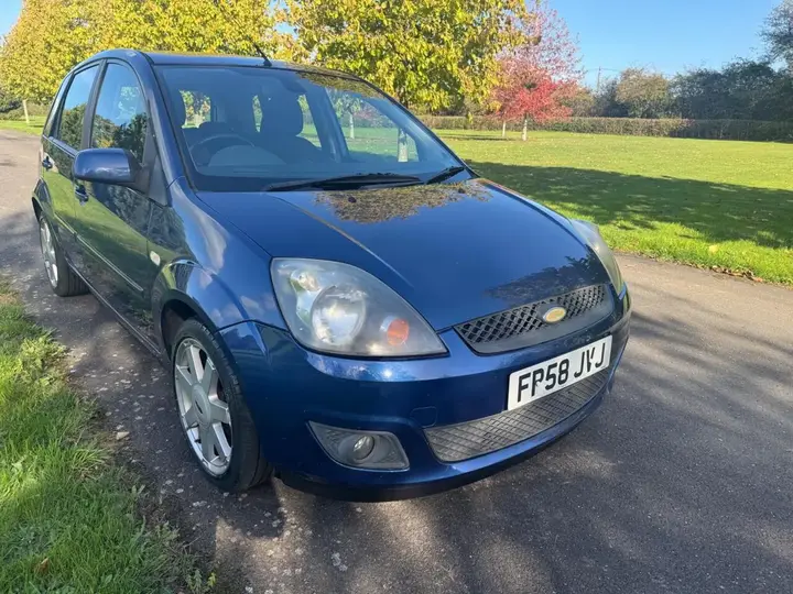 Ford Fiesta 2008 photo 4