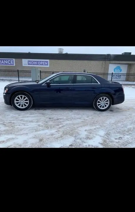 Chrysler 300 2013 photo 3