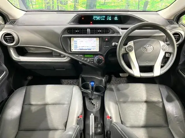 Toyota Aqua 2013 photo 2