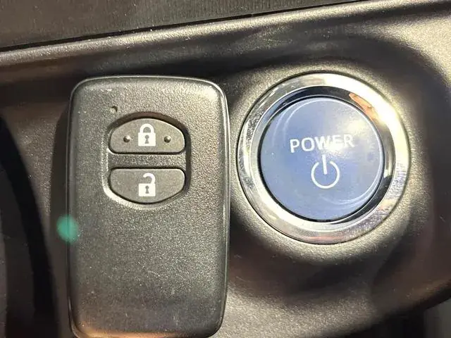 Toyota Aqua 2013 photo 5