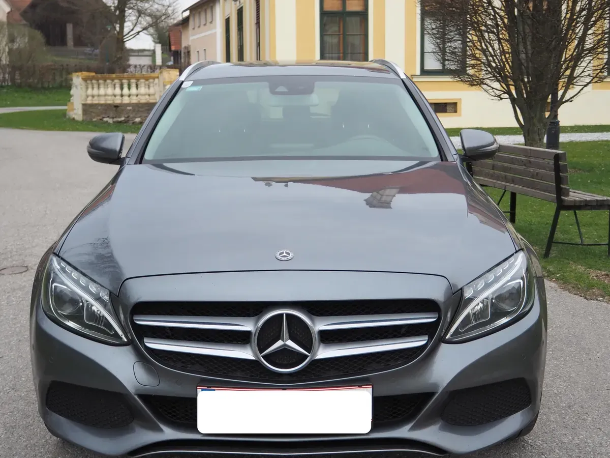 Mercedes-Benz C-Class 2018 photo 2