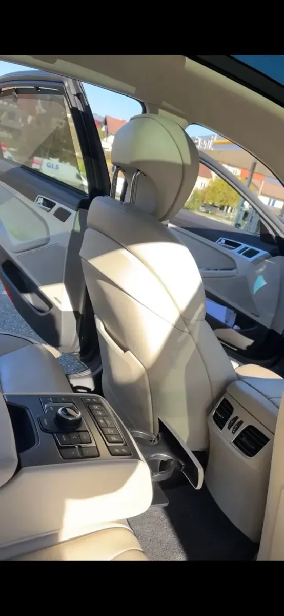 Hyundai Genesis 2014 photo 2