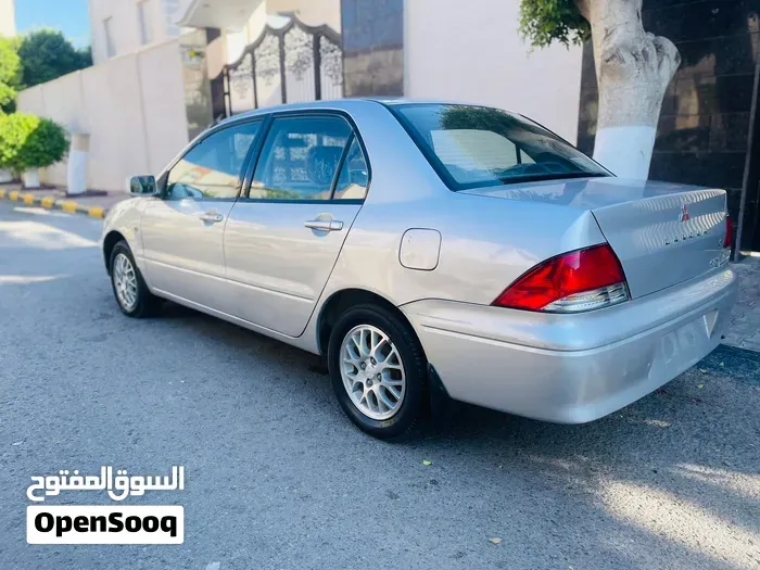 Mitsubishi Lancer 2002 photo 2