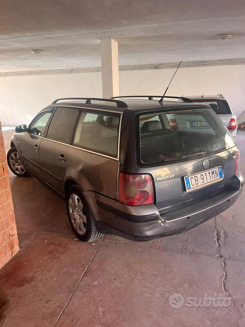 Volkswagen Passat 2002 photo 2