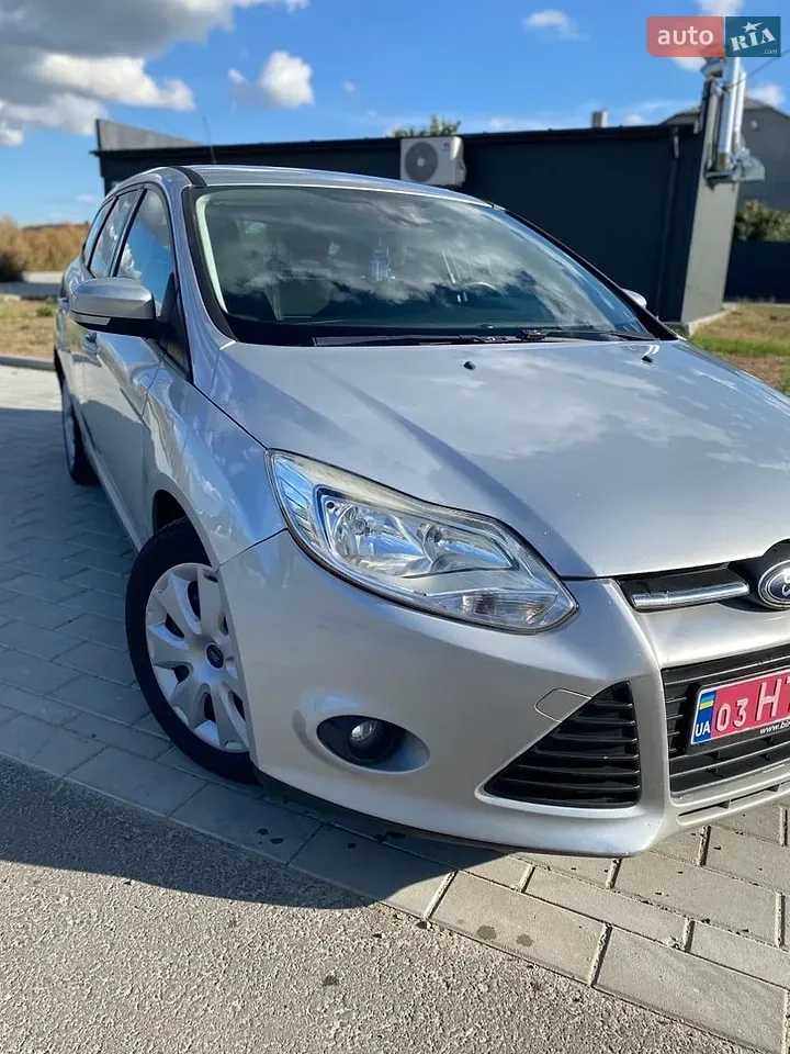 Ford Focus 2012 photo 3