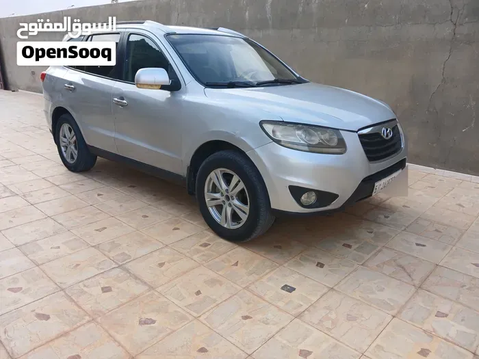 Hyundai Santa Fe 2012 photo 3