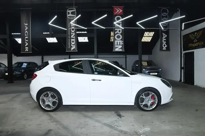 Alfa Romeo Giulietta 2016 photo 5