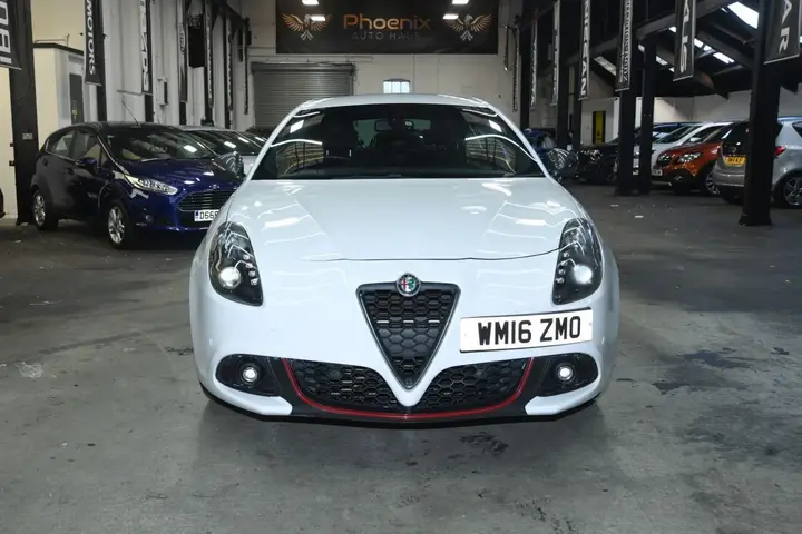 Alfa Romeo Giulietta 2016 photo 2