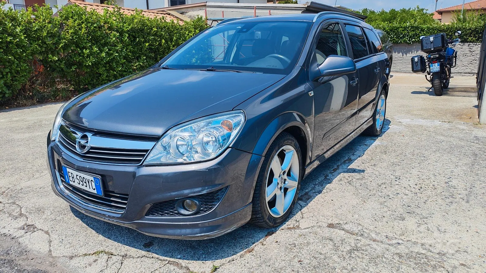 Opel Astra 2010 photo 3