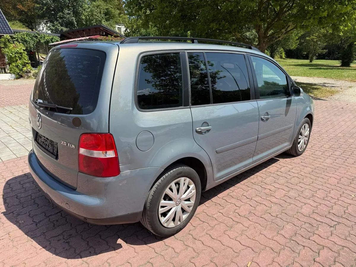 Volkswagen Touran 2006 photo 3