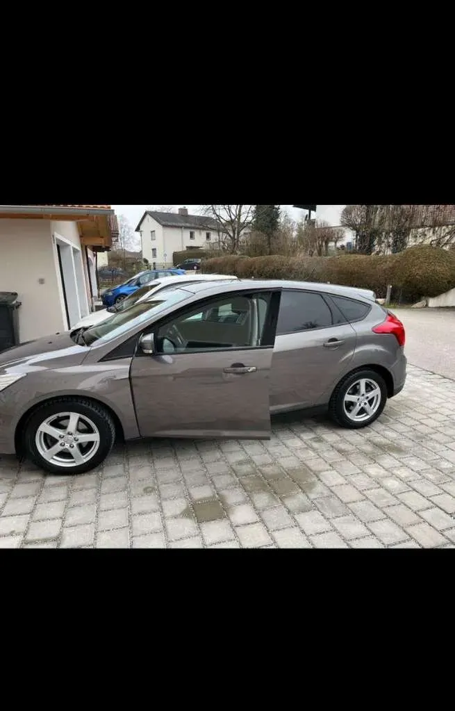 Ford Focus 2014 photo 2