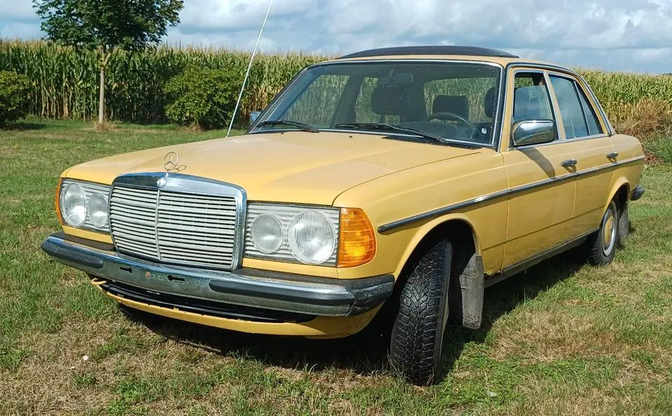 Mercedes-Benz 240 D