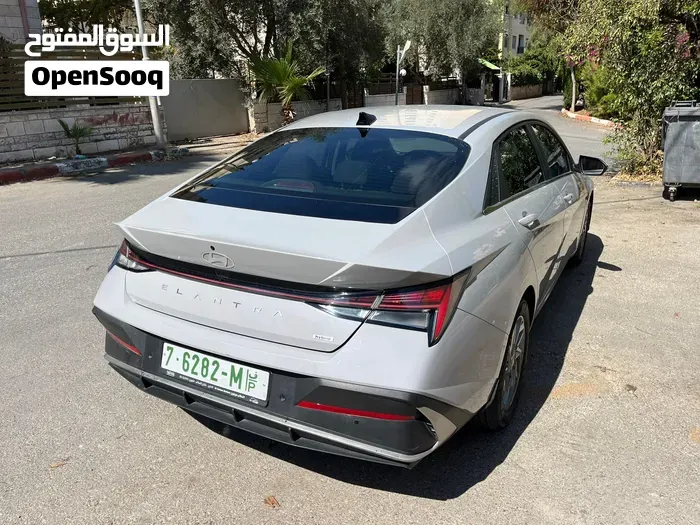Hyundai Elantra 2024 photo 3